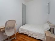Room 3 150. Carrião 23 R/C
