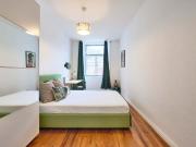 Room 3 56. Calçada de Santo André 92 1