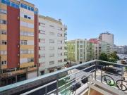 Room 3 69. Avenida Almirante Reis 229 3D