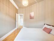 Room 3 75. Av António Augusto de Aguiar 66 4E