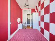 Room 3 94. Largo Vitorino Damasio 2 2E