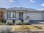 Room 4/17 Waardong Court, Halls Head WA 6210 House For...