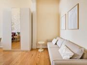 Room 4 91. Largo Vitorino Damasio 2 1D