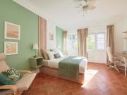 Room 5 45. Avenida de Roma 16 2D