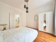 Room 5 47. Rua Nova da Trindade 22
