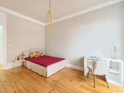 Room 5 75. Av António Augusto de Aguiar 66 4E