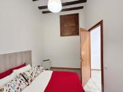 Room 6 Carrer d' Avinyo 24