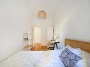 Room 8 30. Rodrigo Fonseca 135 1E