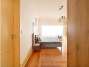 Room 8 71. Avenida Álvares Cabral 28 1E