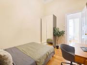 Room 8 91. Largo Vitorino Damasio 2 1D