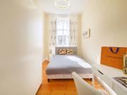 Room 8 94. Largo Vitorino Damasio 2 2E