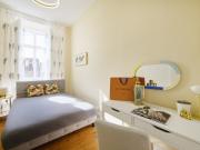 Room 8 Largo Vitorino Damasio 2 3E