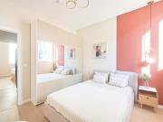 Room 9 99. Largo Vitorino Damasio 2 E R/C