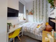 Room at Hotwell Road, Bristol