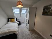 Room at Somerset Avenue, Leicester