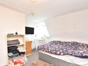 Room,berkeley Crescent, 1 Bedroom Terraced