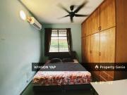 Room For Rent 5min to CIQ Town Jalan Bentara Luar Taman...