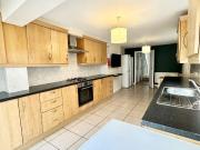 Room for rent in 4 bedroom apartment in Rotherhithe, London