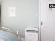 Room for rent in 4 bedroom house in Knocklyon