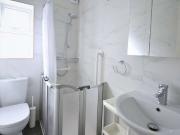 Room for rent in 5 bedroom apartment in Drumcondra, Dublin