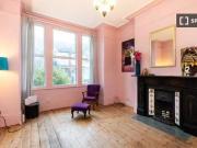 Room for rent in 5 bedroom house in Brixton, London