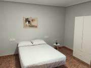 Room for rent in PASEO CANALEJAS, 92, Salamanca Capital...