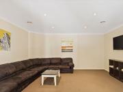 ROOM FOR RENT – Room for rent in 12 Bedroom Rooming...