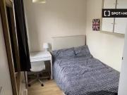 Room in a 4 bed flatshare in Mile End