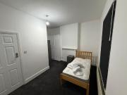 Room in a Shared House, Albert Road, B6