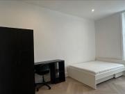 Room in a Shared House, Deane Road, L7