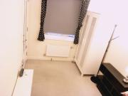 Room in a Shared House, Liverpool Street, M6