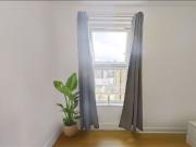 Room in a Shared House, Spacious Double Room Queen's...