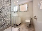 Room in large apartment in Moragas street