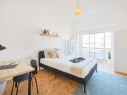 Room in Lisbon, close to the metro line Room 3 private...
