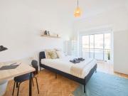Room in Lisbon, close to the metro line Room 3 private...