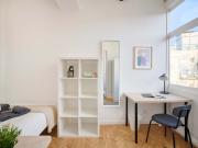 Room in Lisbon, close to the metro line Room 9