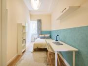 Room in Lisbon, close to the metro station Alameda Room 5