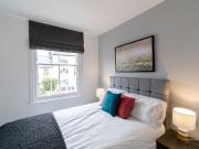 room in Watlington Street, Reading