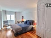 Quarto em apartamento partilhado de 5 quartos para...