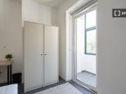 room_shared lisbon