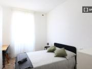Camera in appartamento condiviso con 4 camere da letto a...
