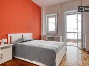 Camera in appartamento condiviso con 3 camere da letto a...