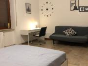 Stanza in appartamento condiviso con 5 camere da letto...