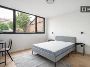 room_shared paris