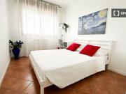 Stanza in appartamento condiviso con 3 camere da letto...