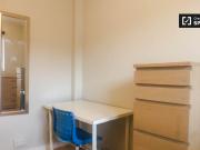 Room to rent in 3 bedroom flatshare in Bethnal Green, London