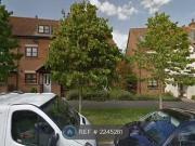 Room to rent in Ashford Crescent, Milton Keynes MK8