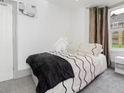 Room to rent in Room 1, 21A Canterbury Road,...