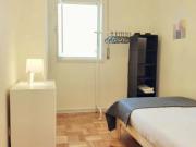 Room with private bathroom in a 7 bedroom apartment in...