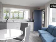 Rooms for rent in 5 bedroom apartment in Whitehall, Dublin